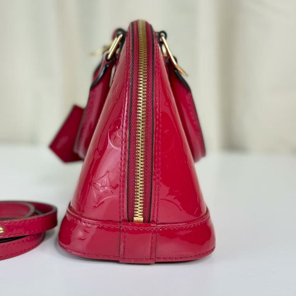 Louis Vuitton Vernis Red Alma BB Shoulder Bag With Classic Monogram Pattern - Picture 2 of 10
